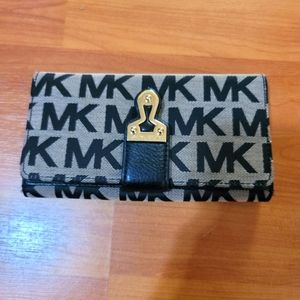 never used Michael kors wallet